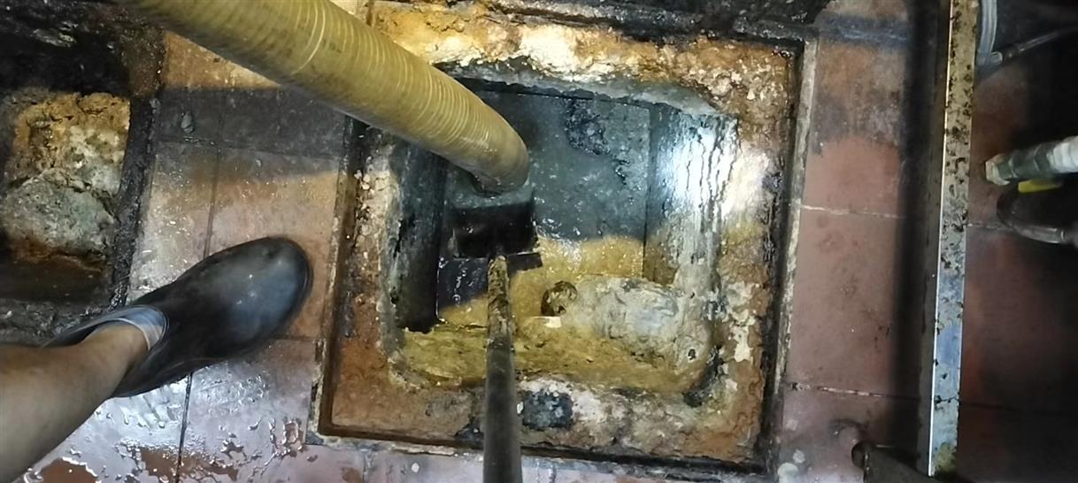 信丰污水池清理一般都有毒气，怎么预防中毒呢？
