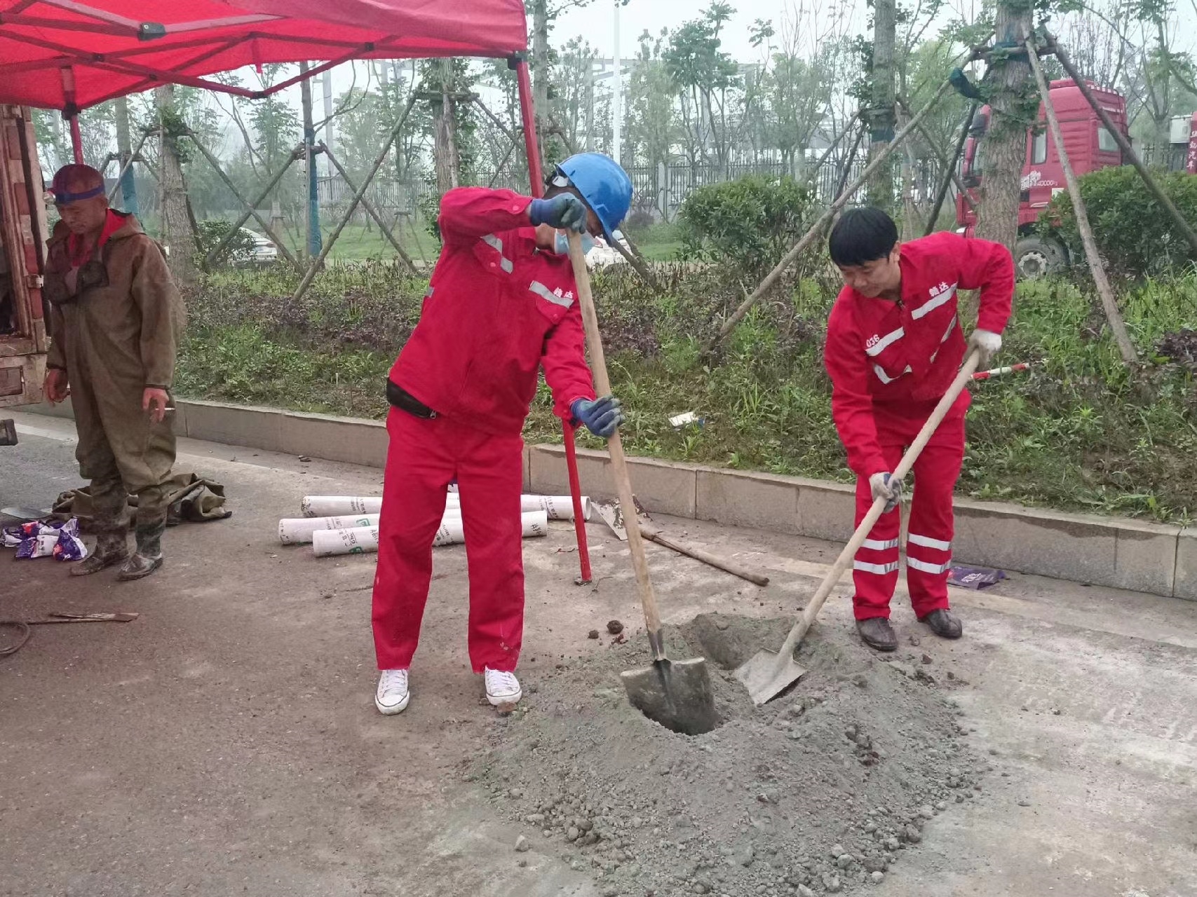 信丰管道疏通哪家好】及时进行市政管道清淤