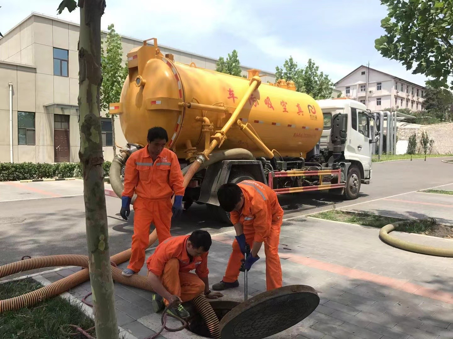 信丰化粪池清理与5-8吨吸粪车施工效率分析